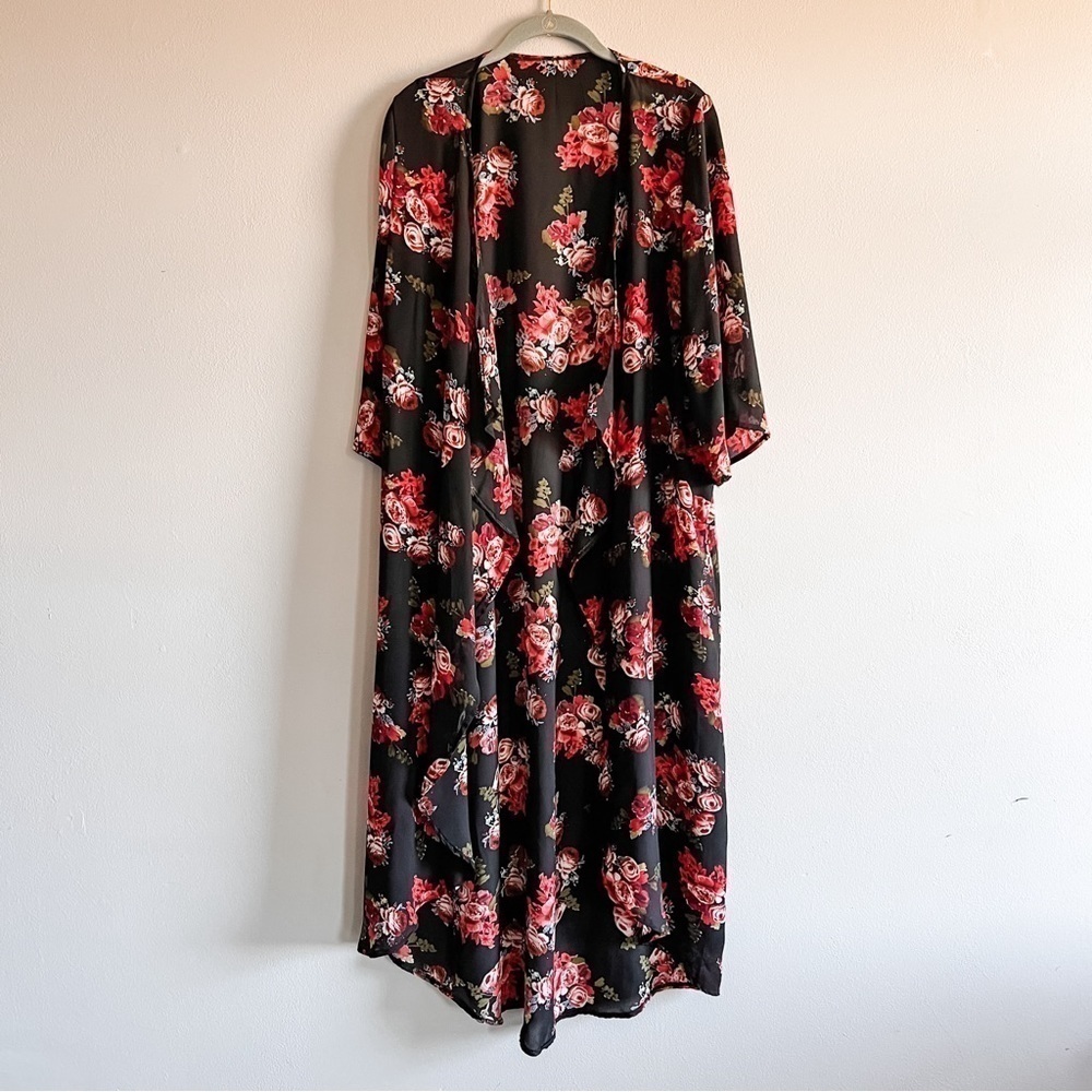 Black & Red Rose Floral Open Front Waterfall Short Sleeve Duster Medium